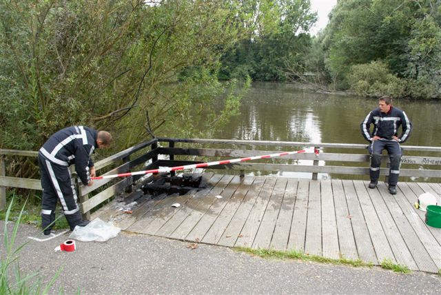 2009/185/20090808 008 Nacontrole buitenbrand Snelliuslaan.jpg